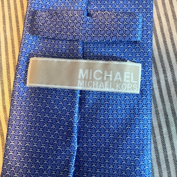 Michael Kors silk tie - Picture 2 of 5